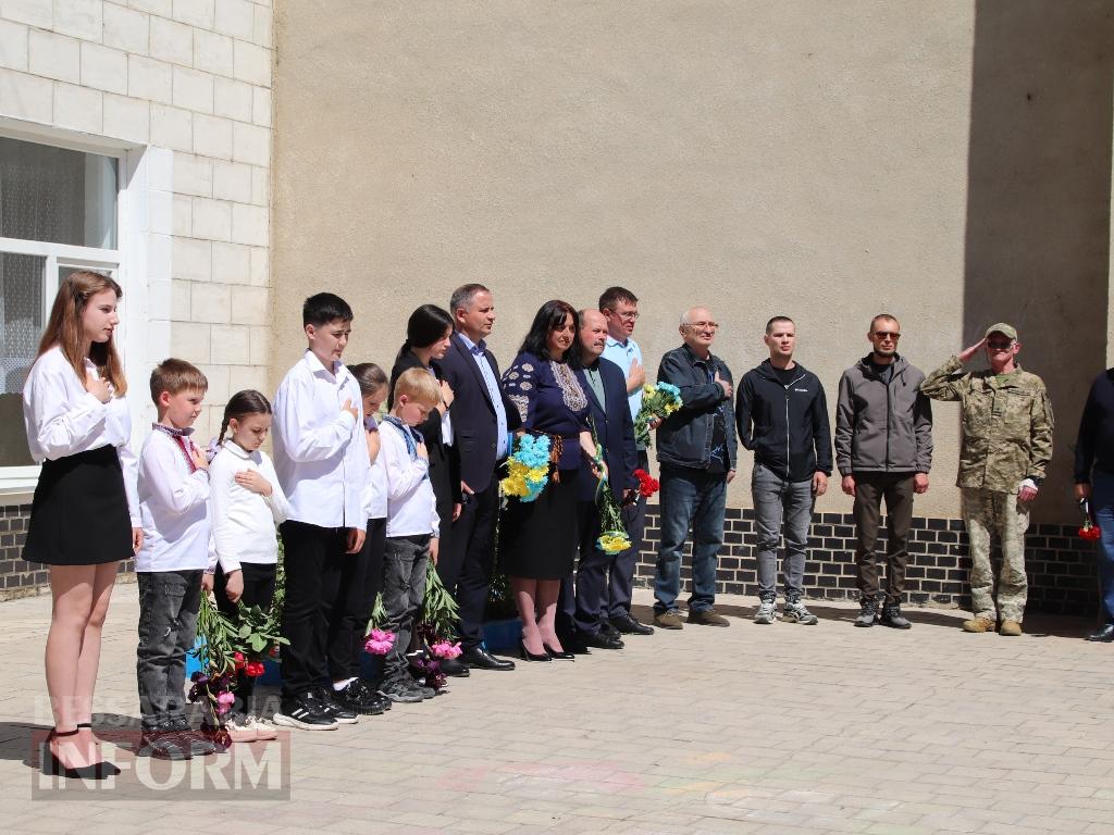 У Оксамитному Болградської громади відкрили меморіальні дошки героям, які не повернулися з війни
