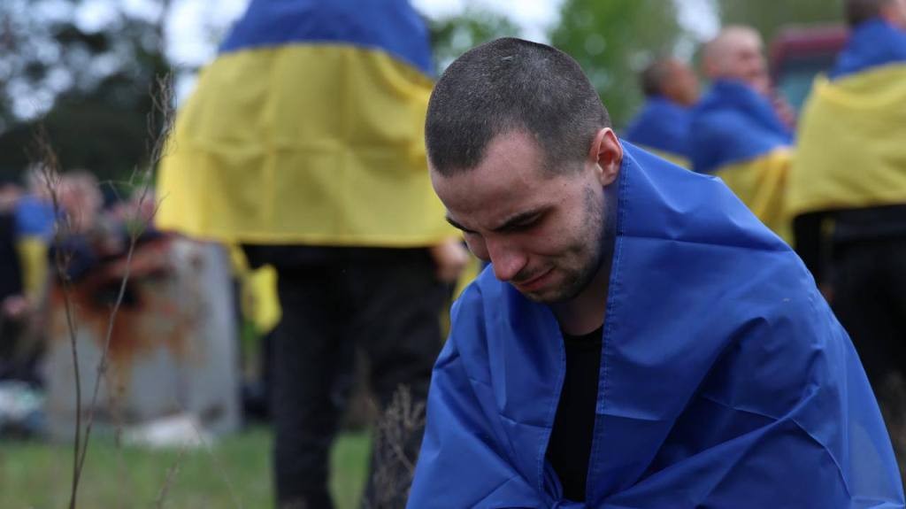 Наші - вдома: з російського полону повернулося 205 українських захисників