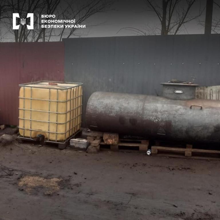 У Білгород-Дністровському районі БЕБ припинило роботу двох нелегальних АЗС