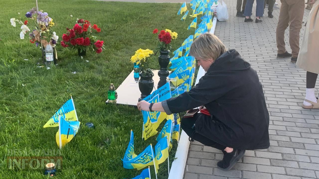 Алея слави, хвилина мовчання та почесний маршрут: в Ізмаїлі волонтерам та військовим вдалося порозумітися з владою