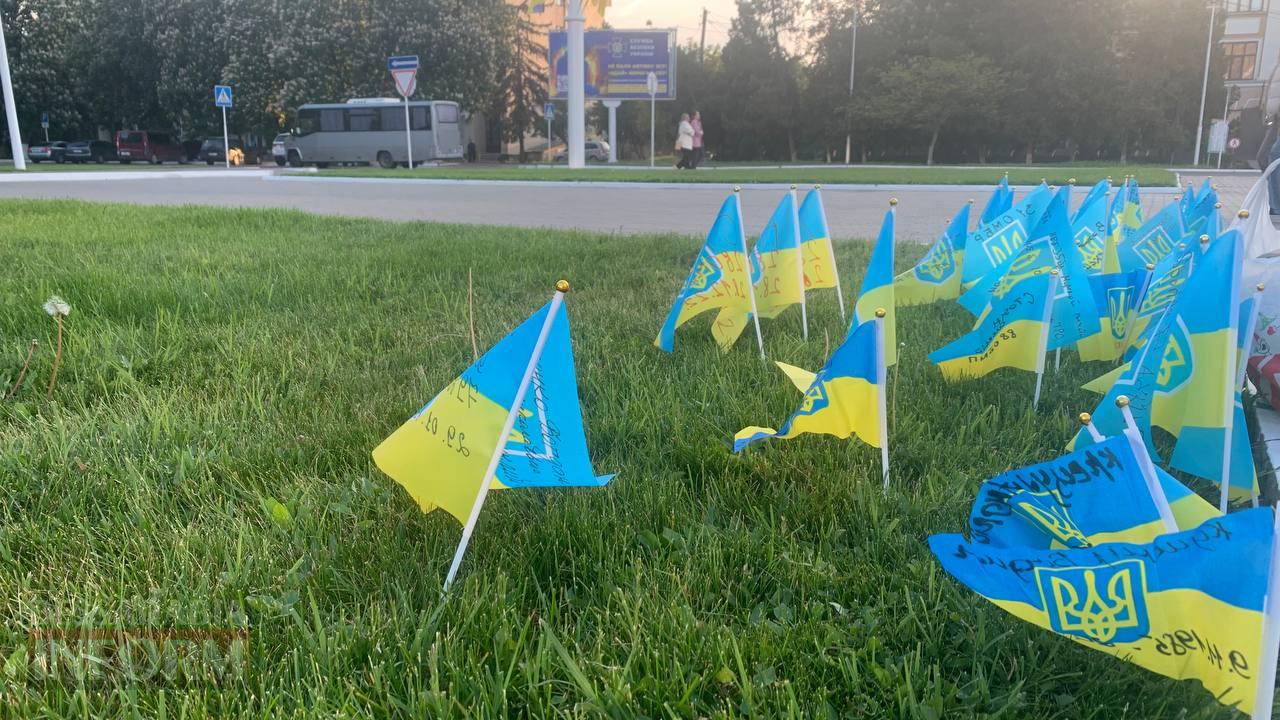 Алея слави, хвилина мовчання та почесний маршрут: в Ізмаїлі волонтерам та військовим вдалося порозумітися з владою
