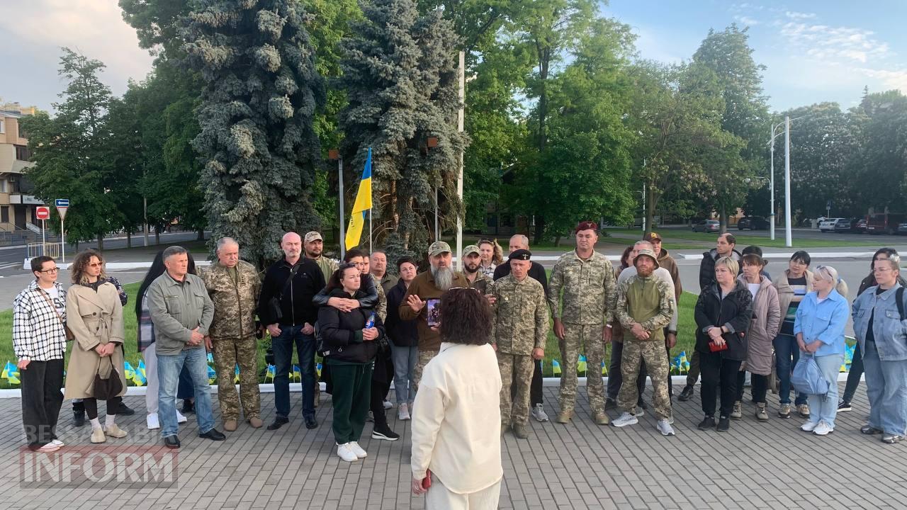 Алея слави, хвилина мовчання та почесний маршрут: в Ізмаїлі волонтерам та військовим вдалося порозумітися з владою