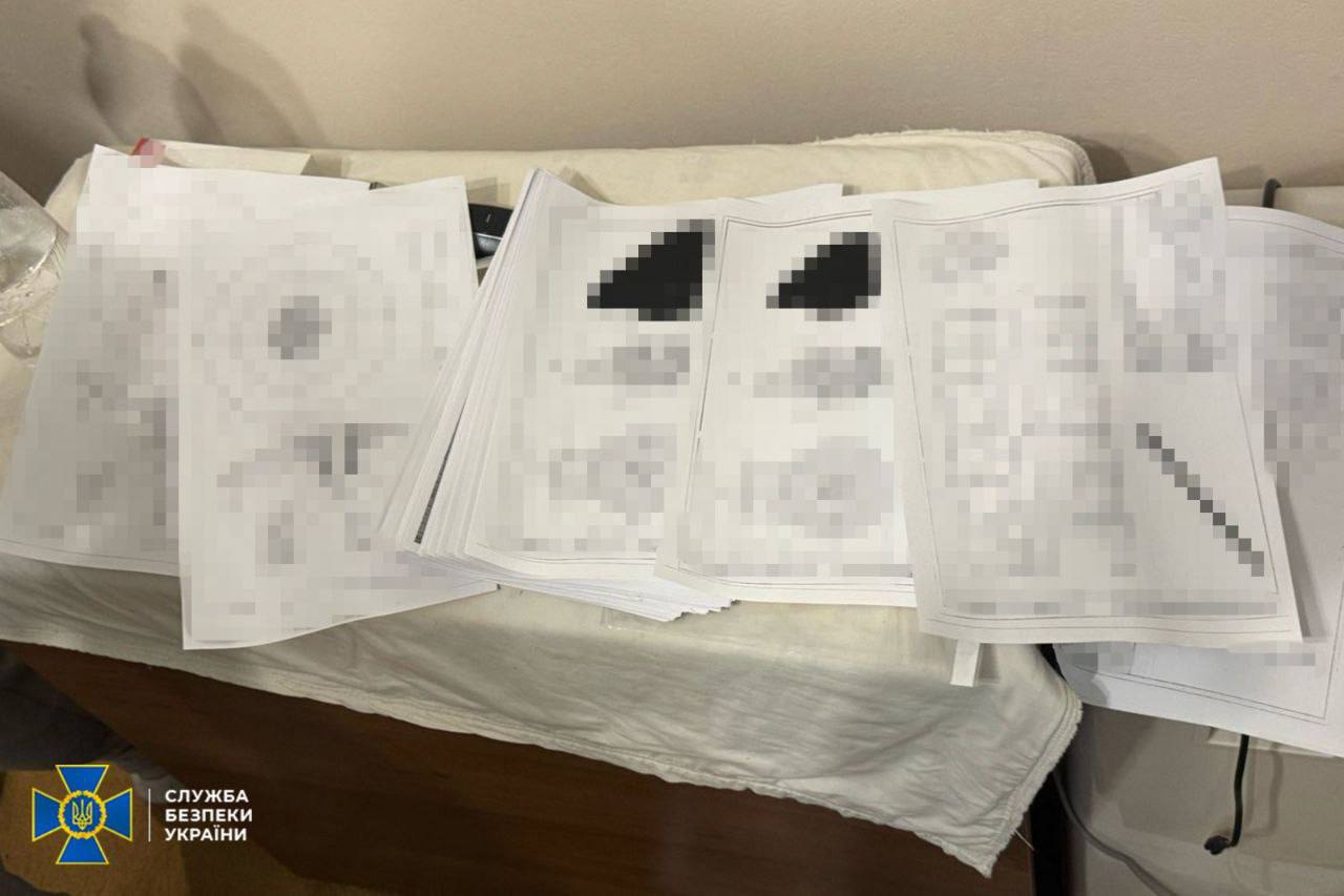 СБУ затримала "крота" фсб, який влаштувався до оборонного заводу на Одещині, щоб викрасти нові розробки ЗСУ
