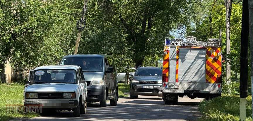 В Арцизі екстрені служби штурмують квартиру: підозрюють, що людині стало зле