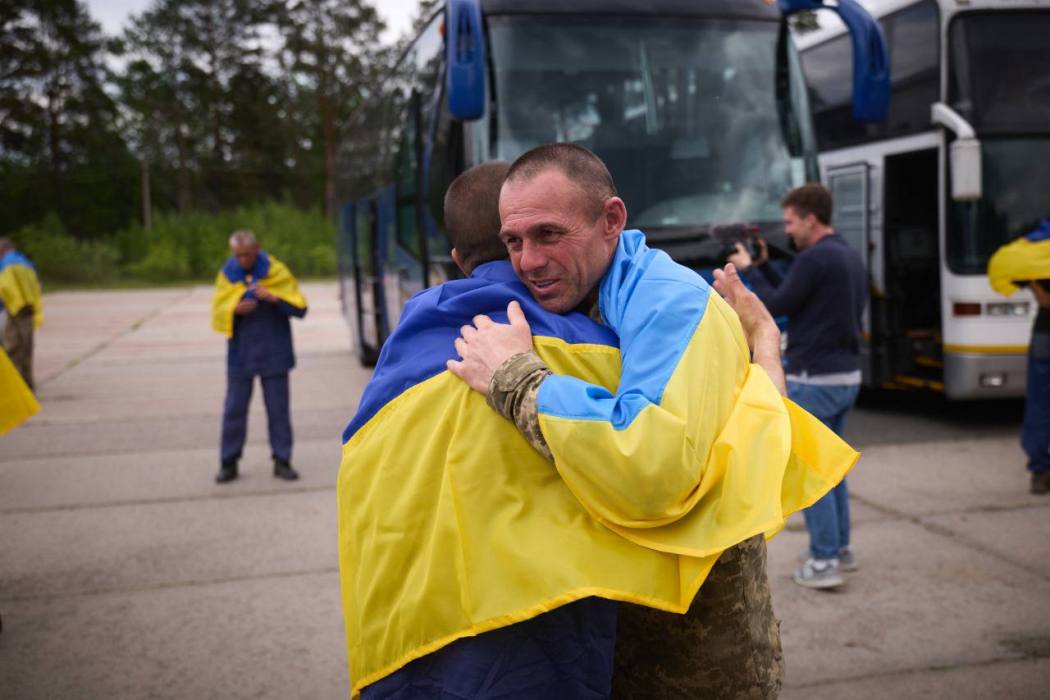 У межах великого обміну додому повернулися ще 307 українських захисників