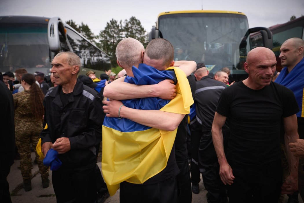Наші - вдома! В рамках великого обміну в Україну повернулося ще 303 воїна