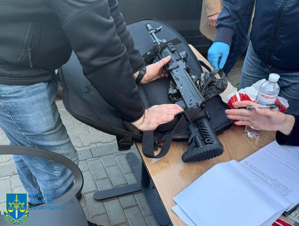 За 35 тисяч доларів обіцяв влаштувати у військову частину, що допомогло б уникнути тюрми: на Одещині затримали "рішалу"