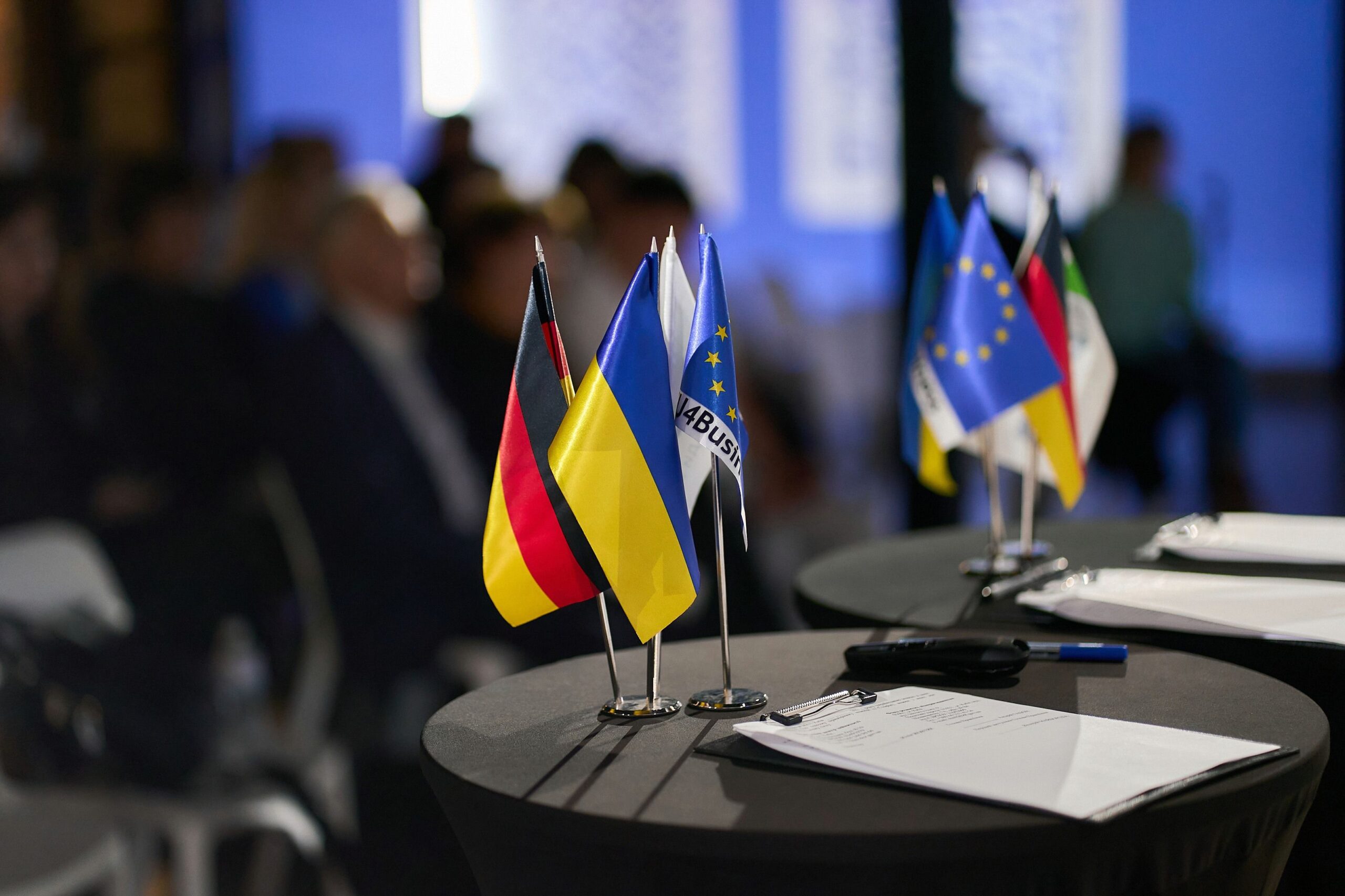 Від навчання — до працевлаштування: в Україні анонсували Проєкт з перепідготовки жінок та інших цільових груп