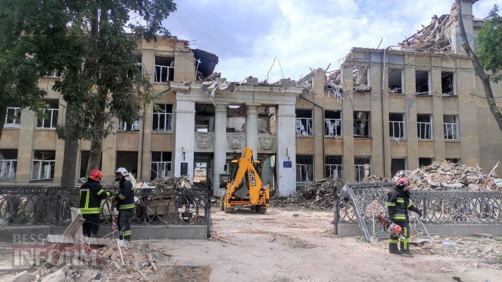 "Не дай Боже нікому у такому віці, як ви, таке пережити": після трагедії у ліцеї Аккерман відвідав Олег Кіпер