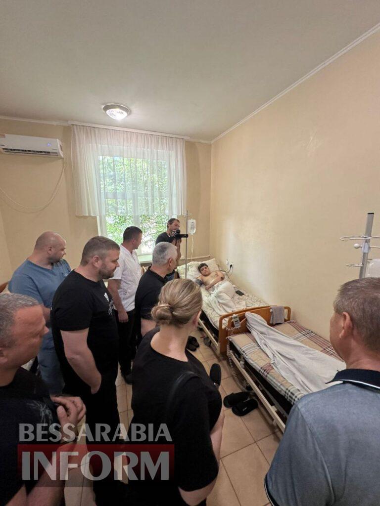 "Не дай Боже нікому у такому віці, як ви, таке пережити": після трагедії у ліцеї Аккерман відвідав Олег Кіпер