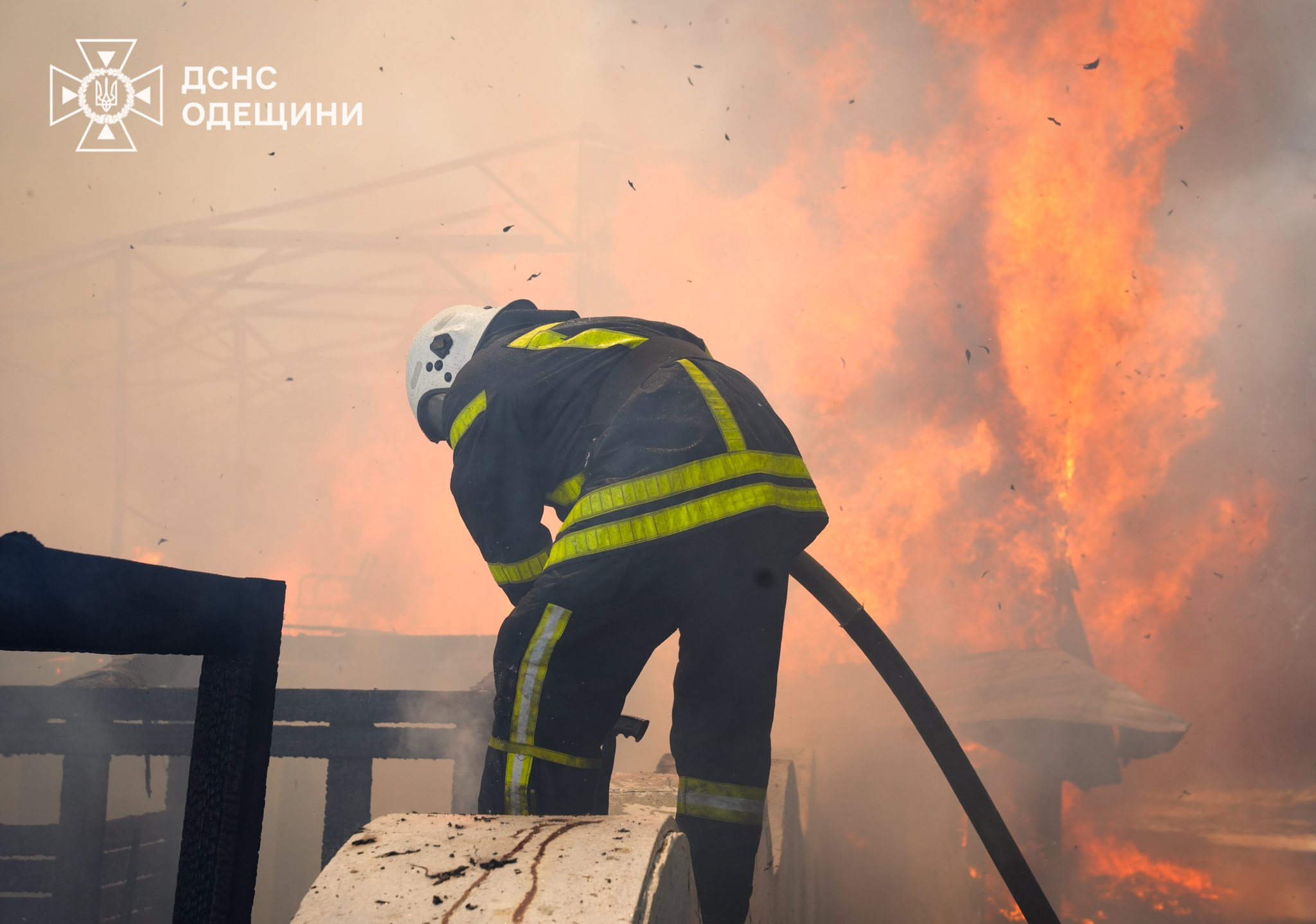 На Одещині повністю вигоріла база відпочинку