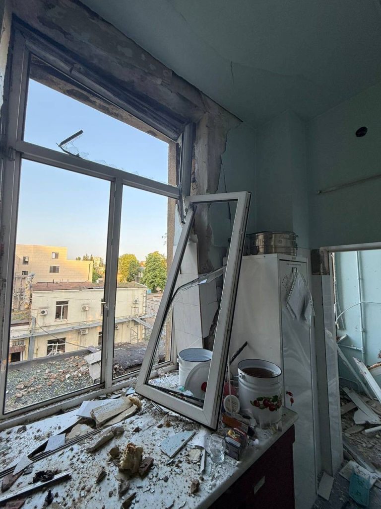 Двоє загиблих та дев'ятеро постраждалих: вночі ворог атакував Одесу "шахедами"