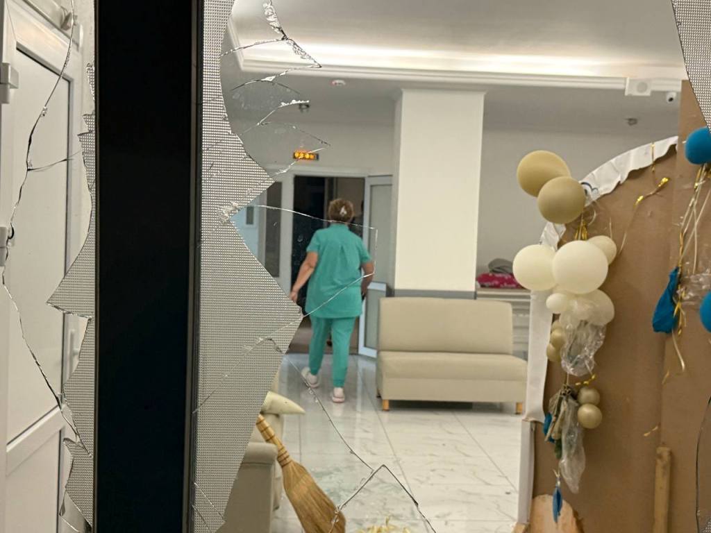 Двоє загиблих та дев'ятеро постраждалих: вночі ворог атакував Одесу "шахедами"