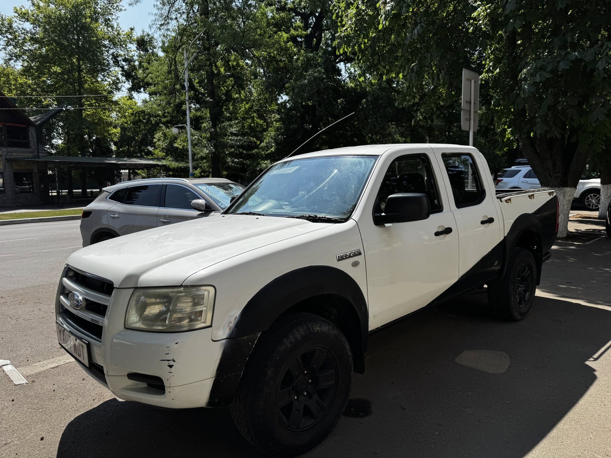 Саф’янівська громада передала чергову автівку військовим