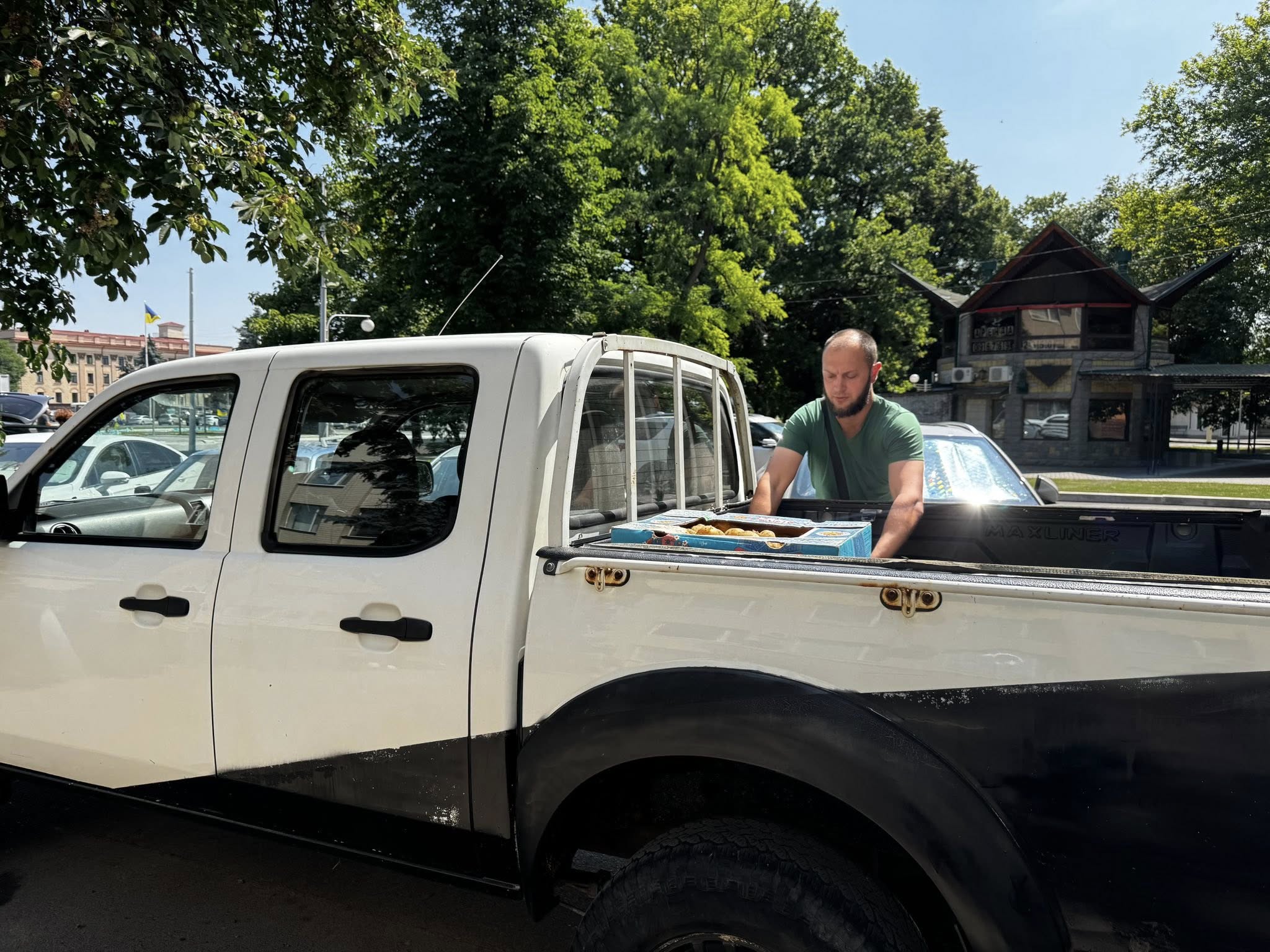 Саф’янівська громада передала чергову автівку військовим