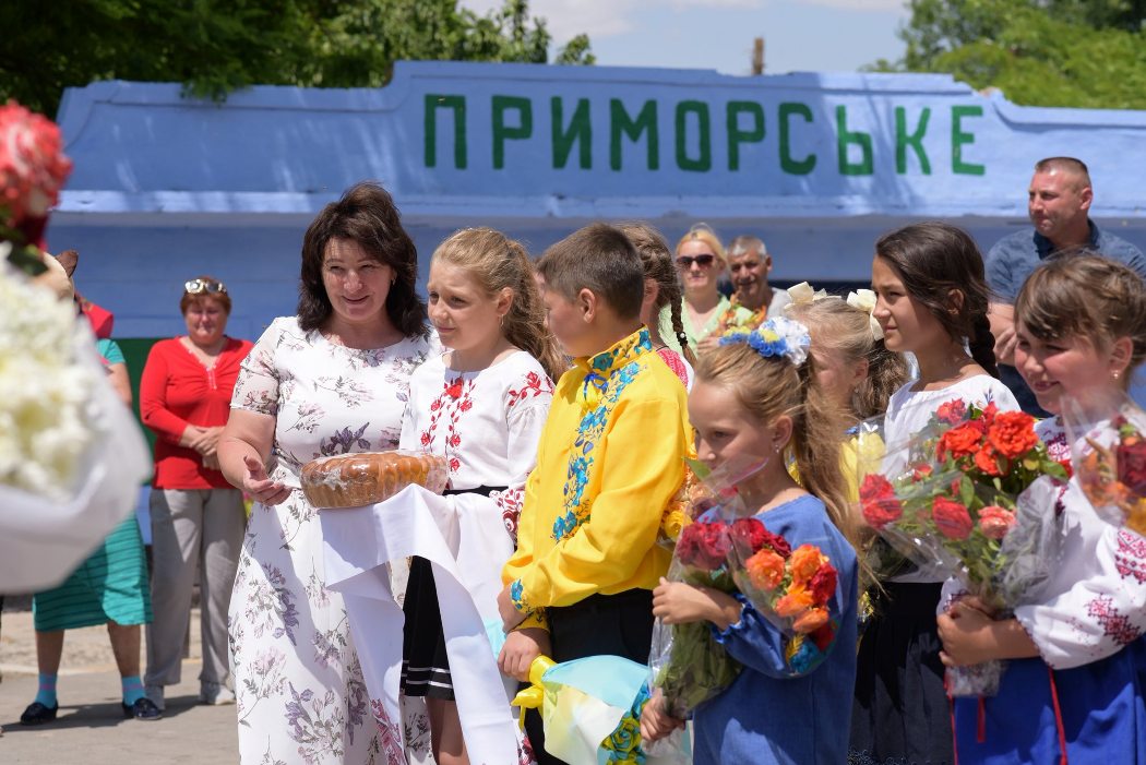 З квітами та прапорами: Лиманська громада зустріла Героя, який пережив 21 місяць ворожого полону