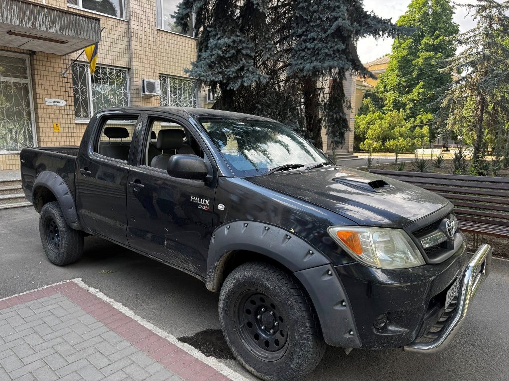 Саф'янівська громада передала на фронт вже 33 автівку