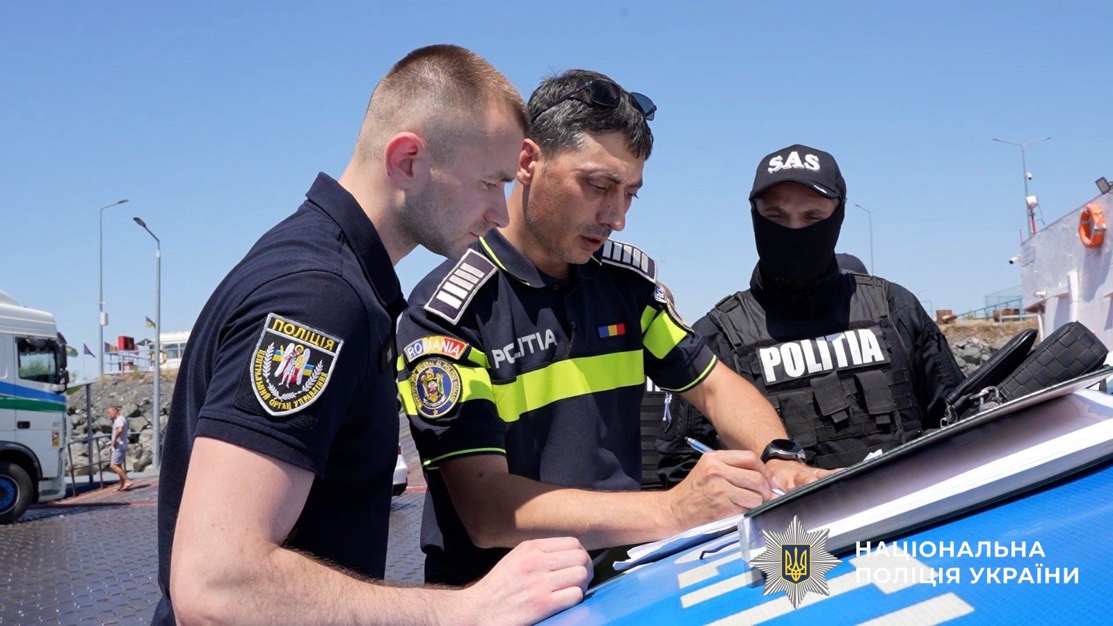 Поліцейські екстрадували організатора злочинної групи паліїв через пункт пропуску «Орлівка»