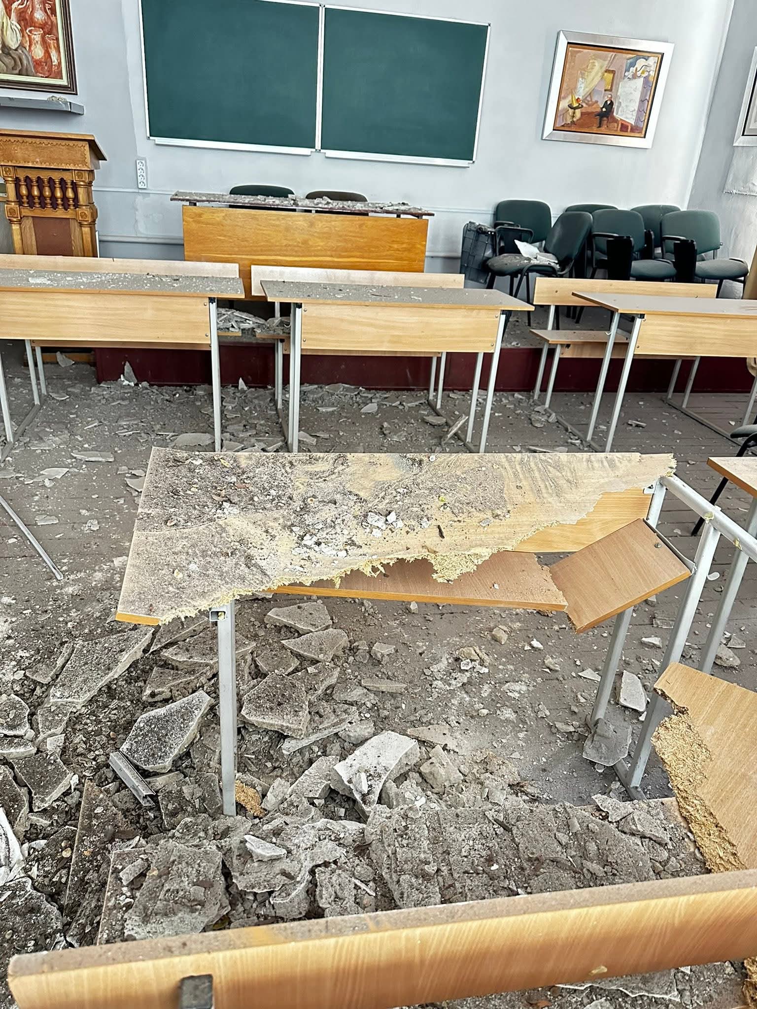 В Одесі через дронову атаку постраждав славнозвісний корпус університету