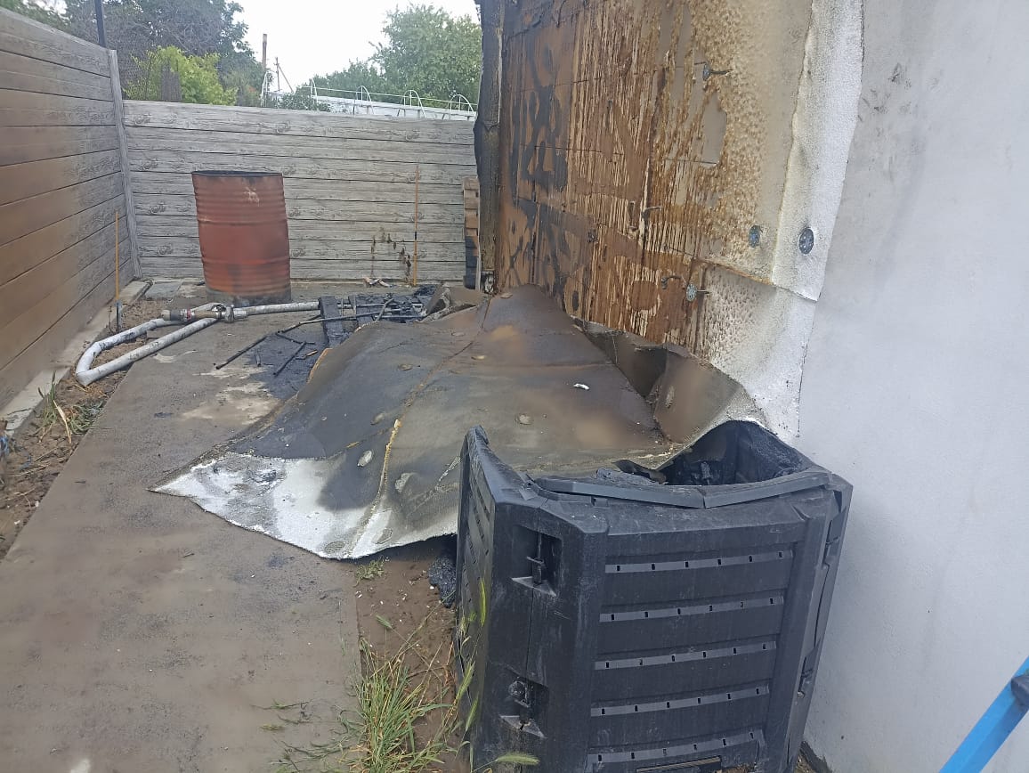 На Ізмаїльщині горіла надвірна споруда: вогонь ледь не знищив житловий будинок
