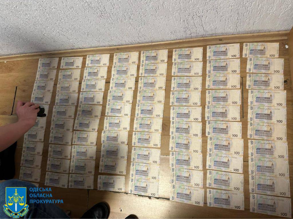 На Одещині затримали помічника судді, який за хабар пропонував закрити адміністративне провадження