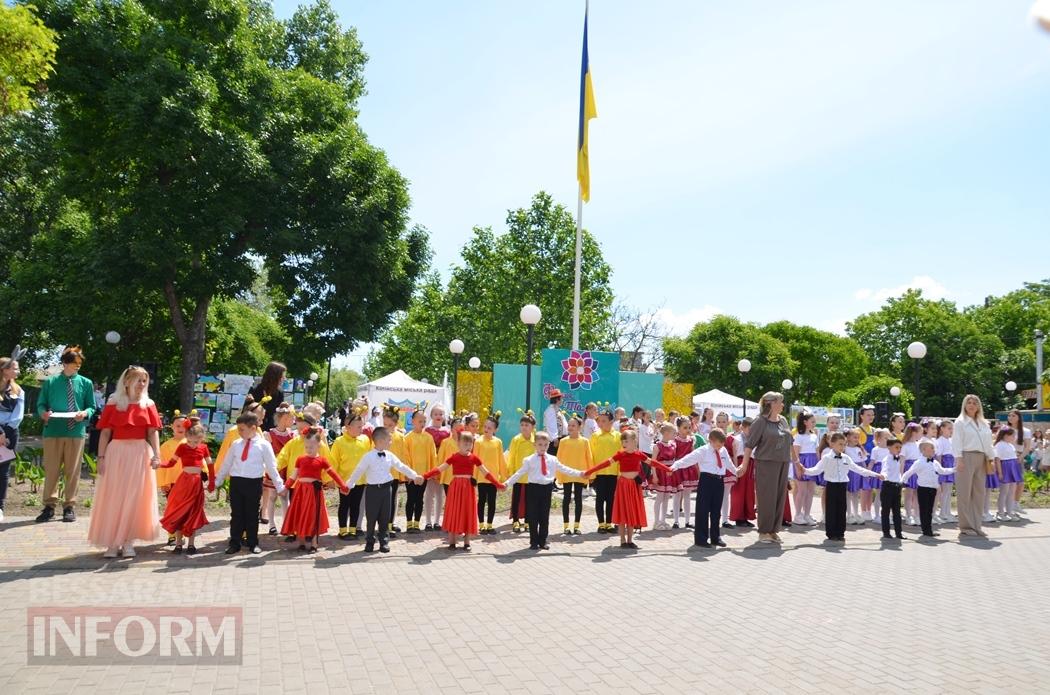 Літо у Кілії розпочалося з яскравого фестивалю талантів та подарунків від "Фонда Добра та Любові"