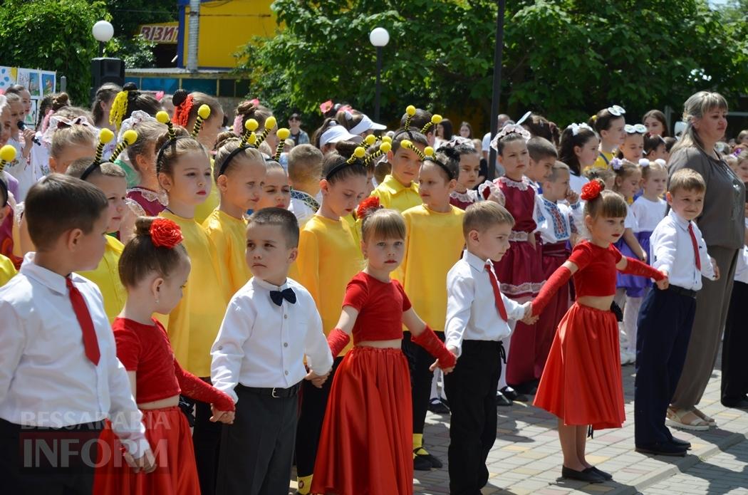 Літо у Кілії розпочалося з яскравого фестивалю талантів та подарунків від "Фонда Добра та Любові"