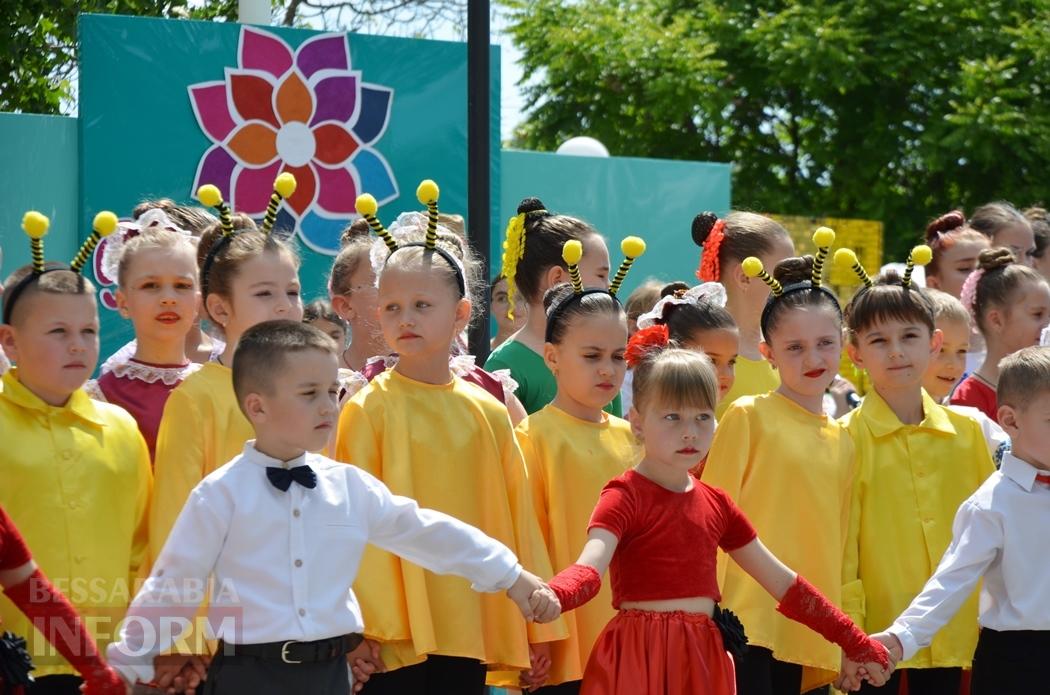 Літо у Кілії розпочалося з яскравого фестивалю талантів та подарунків від "Фонда Добра та Любові"