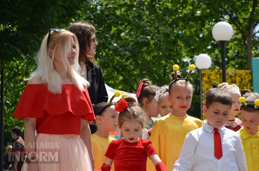 Літо у Кілії розпочалося з яскравого фестивалю талантів та подарунків від "Фонда Добра та Любові"