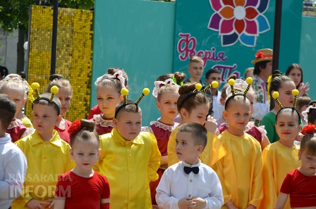 Літо у Кілії розпочалося з яскравого фестивалю талантів та подарунків від "Фонда Добра та Любові"
