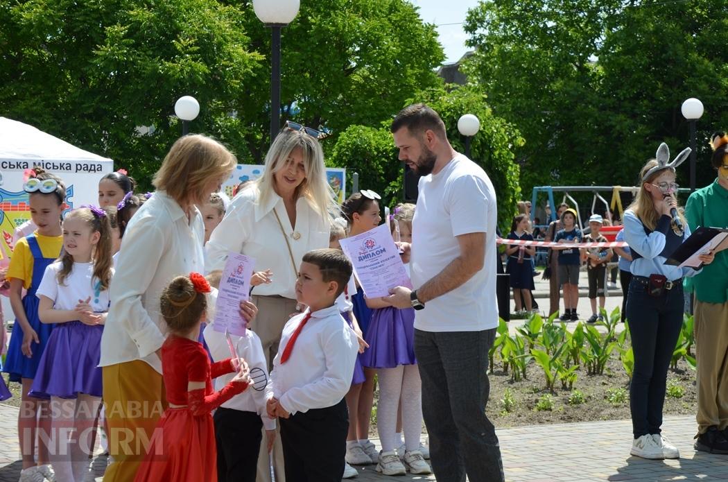 Літо у Кілії розпочалося з яскравого фестивалю талантів та подарунків від "Фонда Добра та Любові"