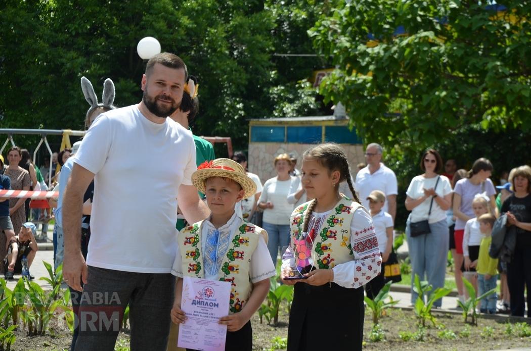 Літо у Кілії розпочалося з яскравого фестивалю талантів та подарунків від "Фонда Добра та Любові"
