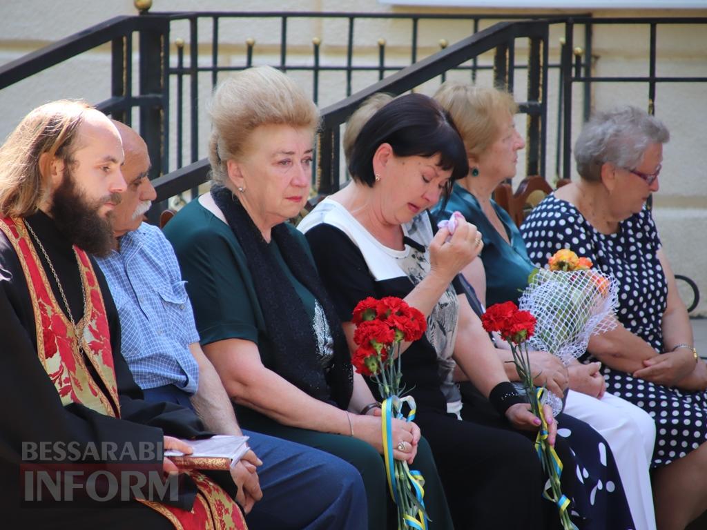 Його ім’я назавжди в серці гімназії: в Болграді відкрили меморіальну дошку Захиснику Олександру Шамшуріну