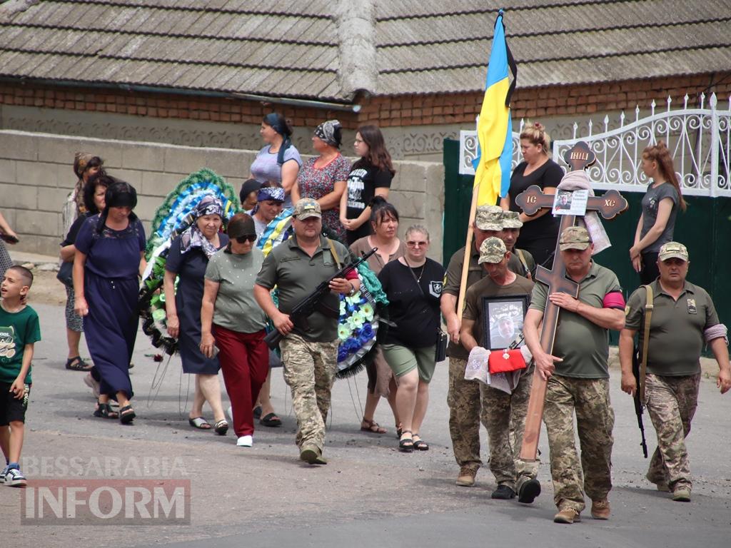 Понад 200 успішних розмінувань заради Перемоги: Болградська громада провела в останню путь уродженця села Виноградівка Романа Дімова