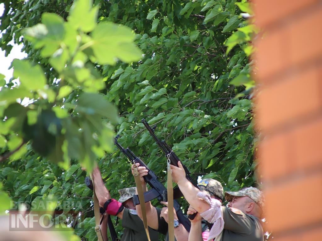 Понад 200 успішних розмінувань заради Перемоги: Болградська громада провела в останню путь уродженця села Виноградівка Романа Дімова