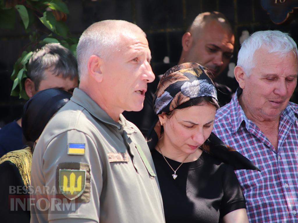 Понад 200 успішних розмінувань заради Перемоги: Болградська громада провела в останню путь уродженця села Виноградівка Романа Дімова
