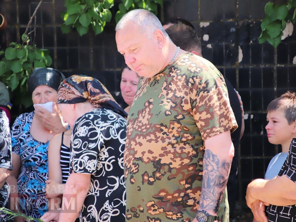 Понад 200 успішних розмінувань заради Перемоги: Болградська громада провела в останню путь уродженця села Виноградівка Романа Дімова