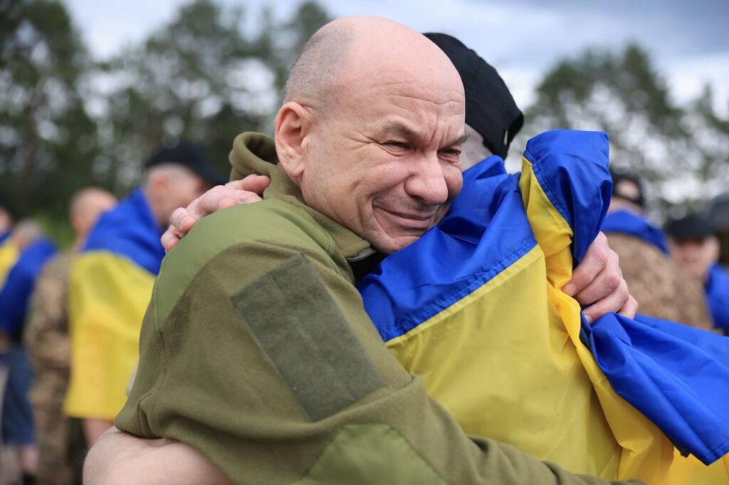 Відбувся черговий обмін полоненими: додому повернулися важкохворі воїни ЗСУ, Нацгвардії, Держприкордонслужби