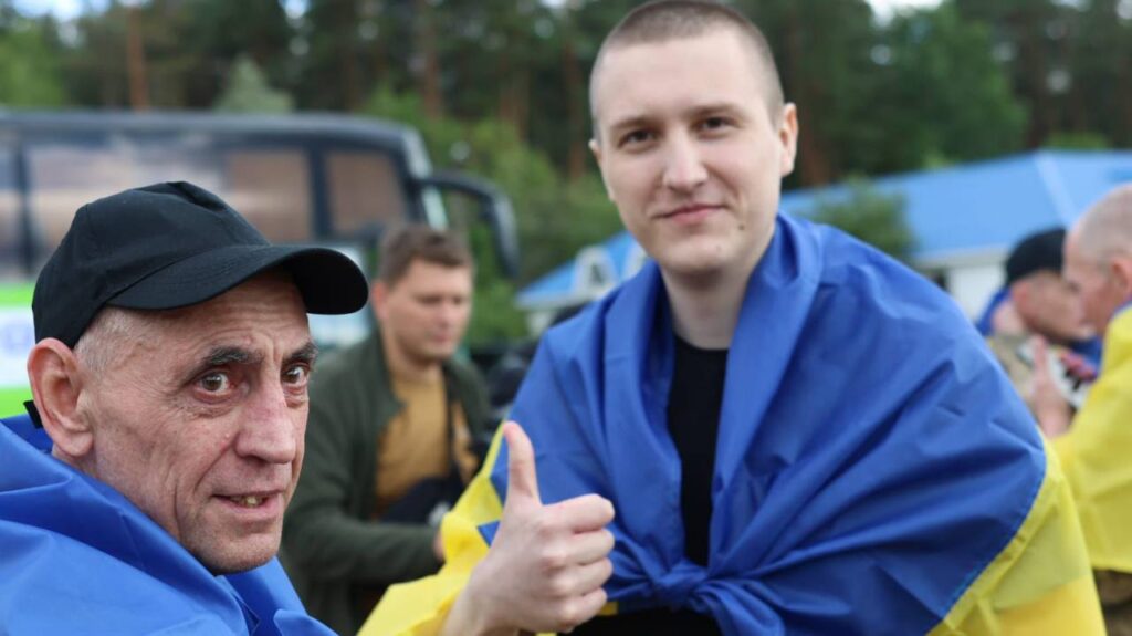 Україна повернула з полону ще одну групу Оборонців: серед них є офіцери