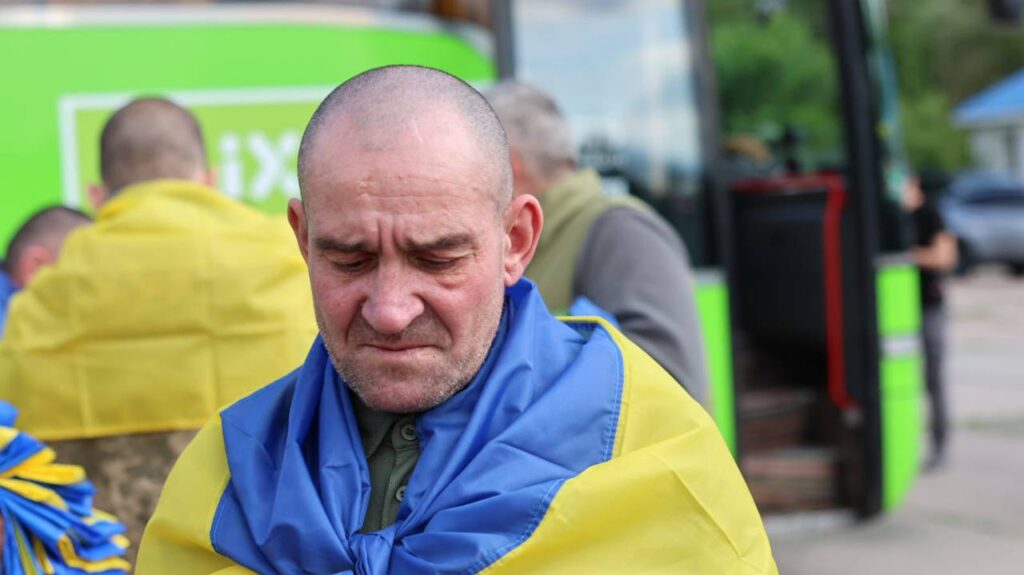 Україна повернула з полону ще одну групу Оборонців: серед них є офіцери