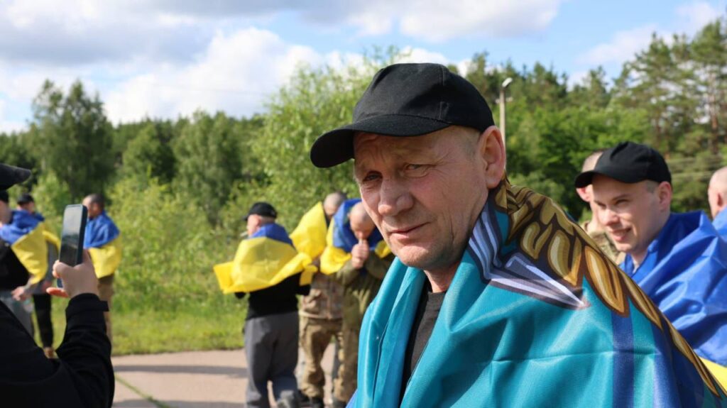 Україна повернула з полону ще одну групу Оборонців: серед них є офіцери