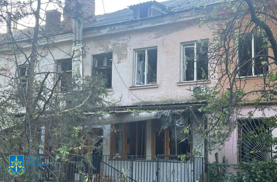 Ворог вчергове атакував Одесу дронами: є постраждалі та руйнування