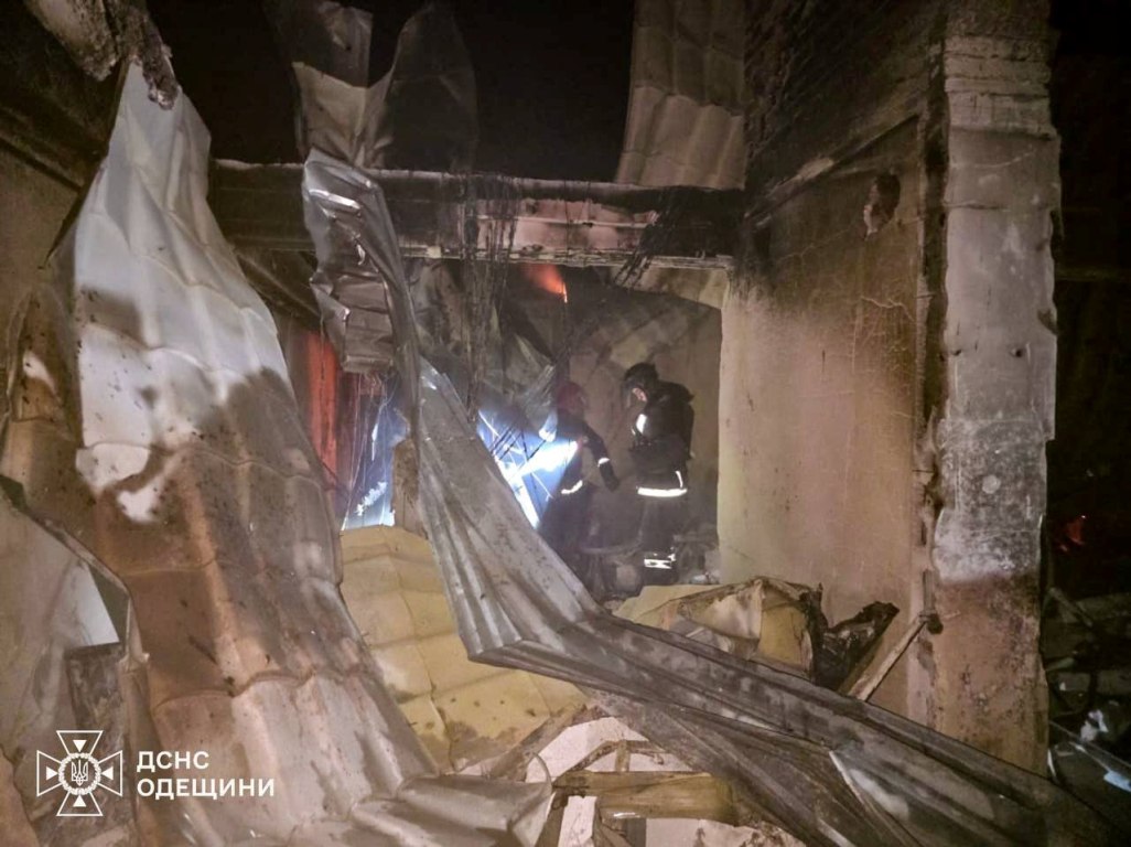 Ворог вночі поцілив у медичний та навчальний заклади у Білгород-Дністровському районі