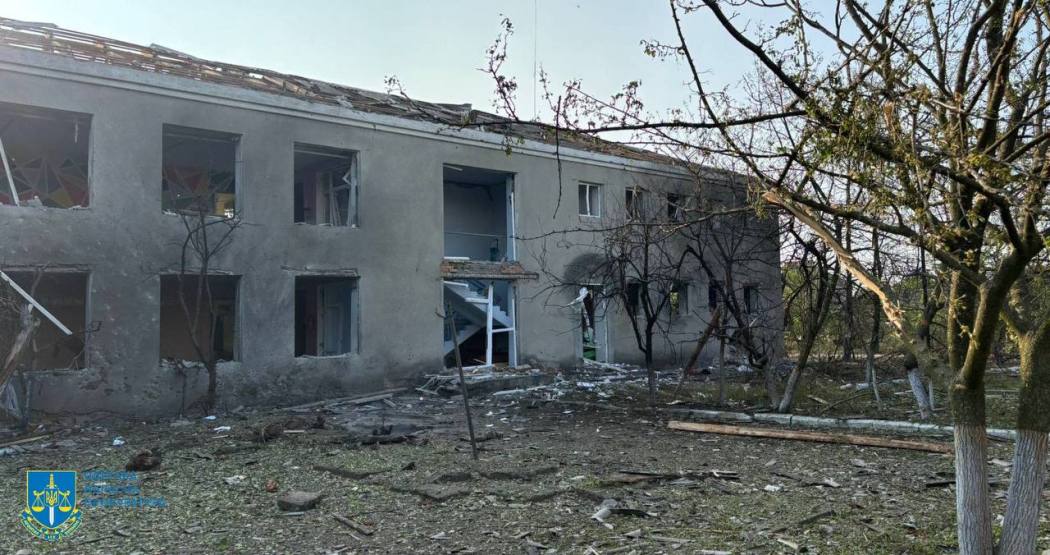 Ворог вночі поцілив у медичний та навчальний заклади у Білгород-Дністровському районі
