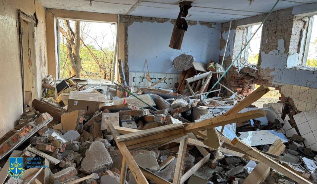 Ворог вночі поцілив у медичний та навчальний заклади у Білгород-Дністровському районі