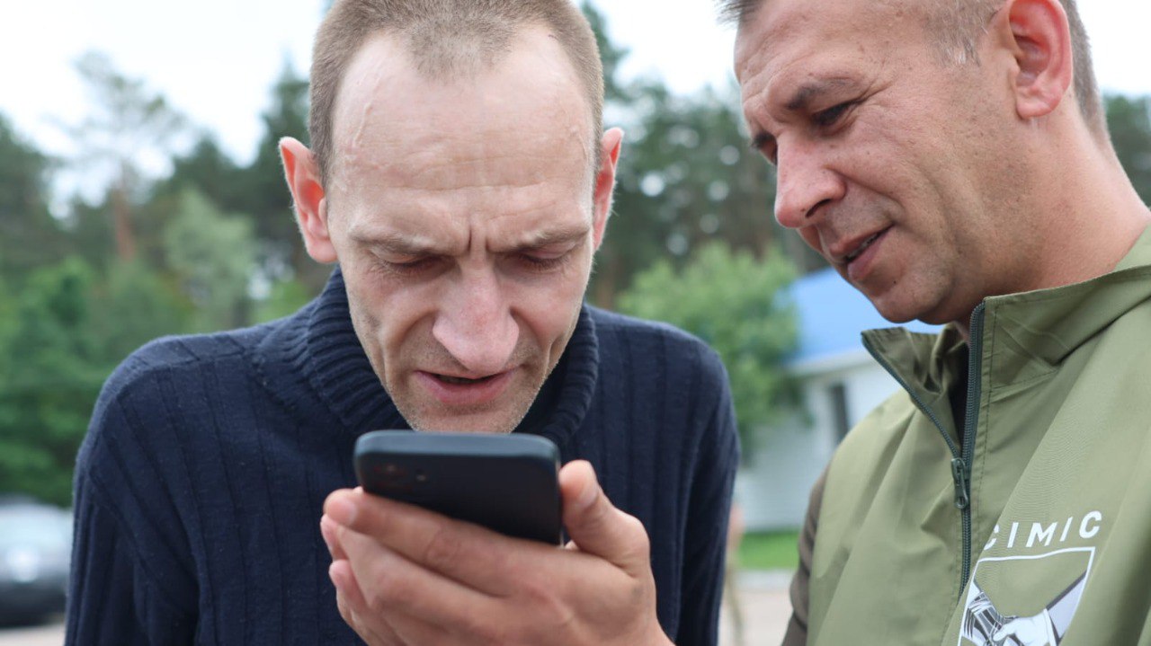 Україна своїх не забуває: на рідну землю з полону повернулись важкопоранені та тяжкохворі захисники