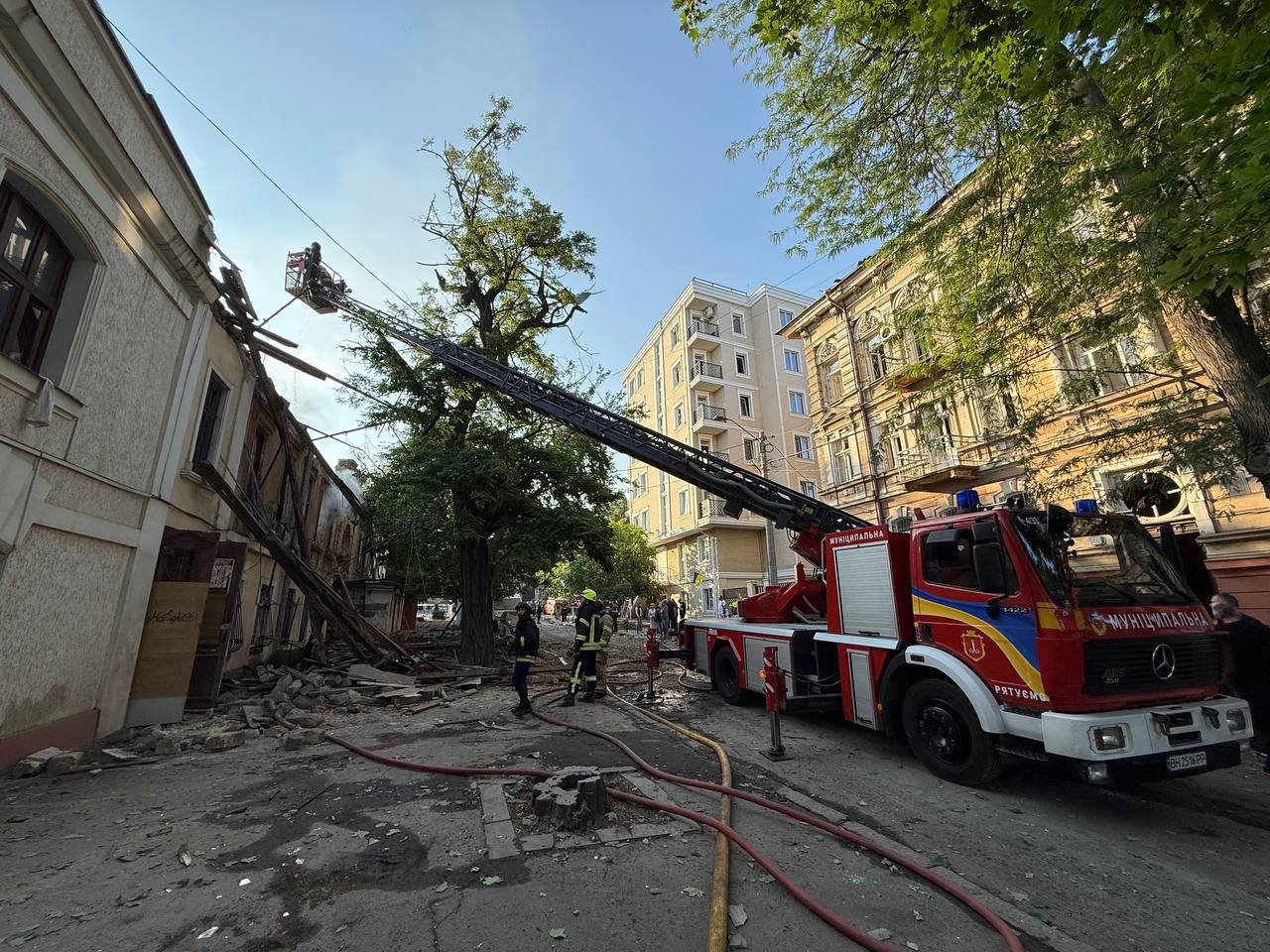 В Одесі під завалами знайшли тіло загиблої 60-річної жінки