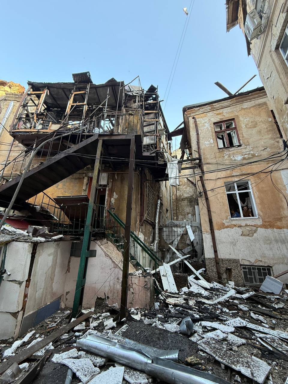 В Одесі під завалами знайшли тіло загиблої 60-річної жінки