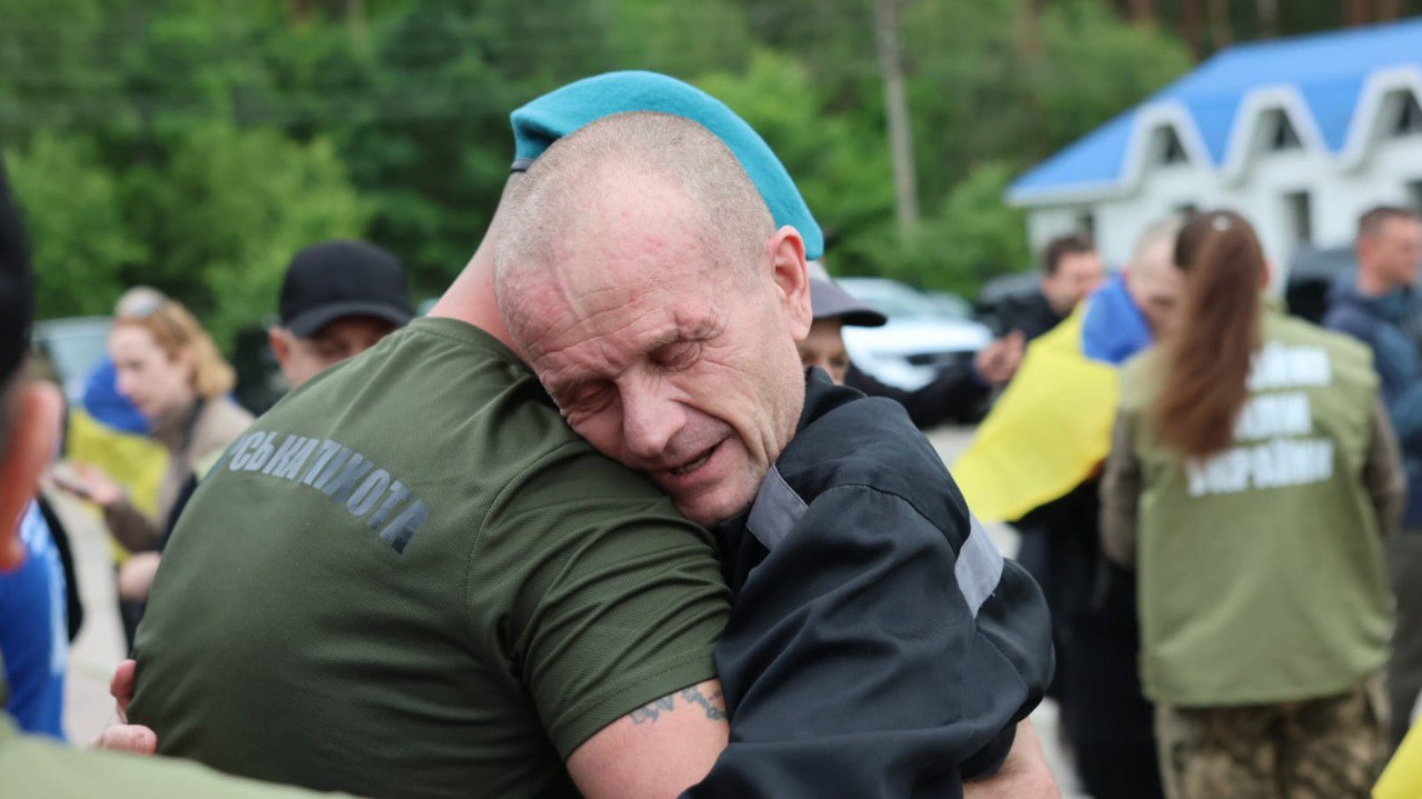 Наші вдома: з російського полону звільнили ще одну групу важкопоранених та тяжкохворих захисників України