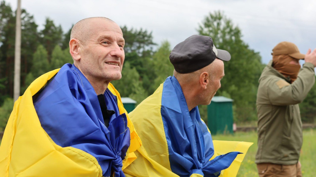 Наші вдома: з російського полону звільнили ще одну групу важкопоранених та тяжкохворих захисників України